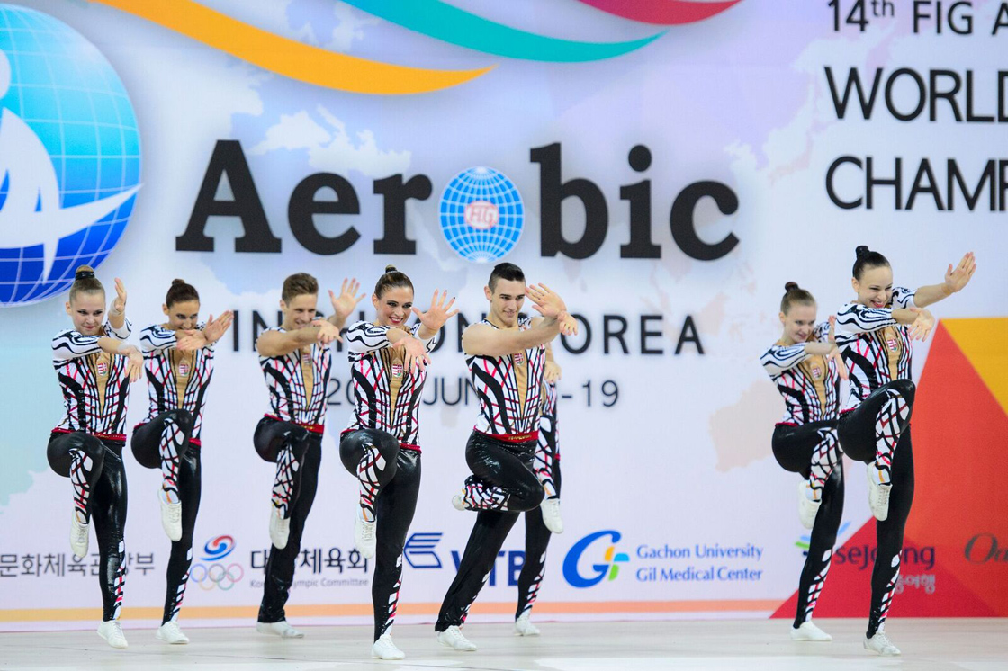 Az aerodance csapat az Incheonban zajló aerobik világbajnokságon