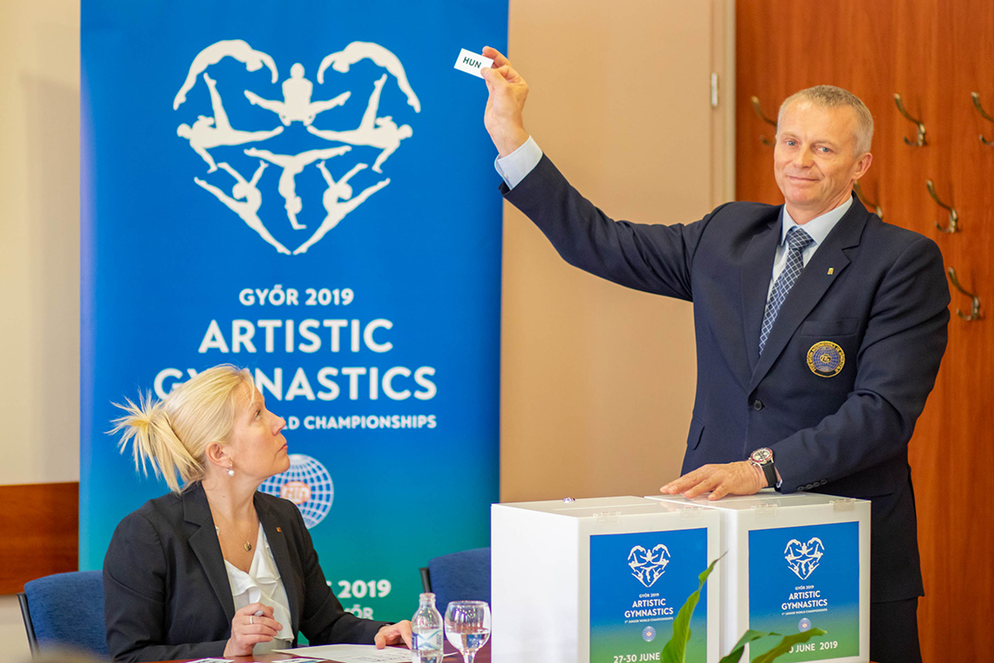 Arturs Mickevics a junior torna-világbajnokság hivatalos sorsolásán
