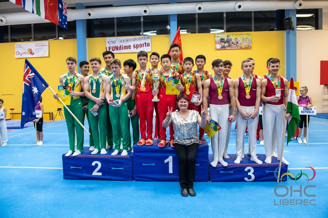 A libereci Olimpiai Reménységek Versenyén a bronzérmes magyar férfi tornászválogatott