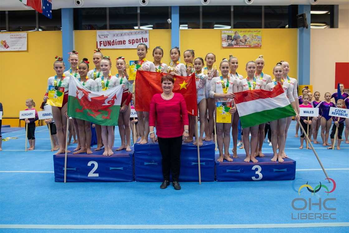 A libereci Olimpiai Reménységek Versenyén a bronzérmes magyar női tornászválogatott