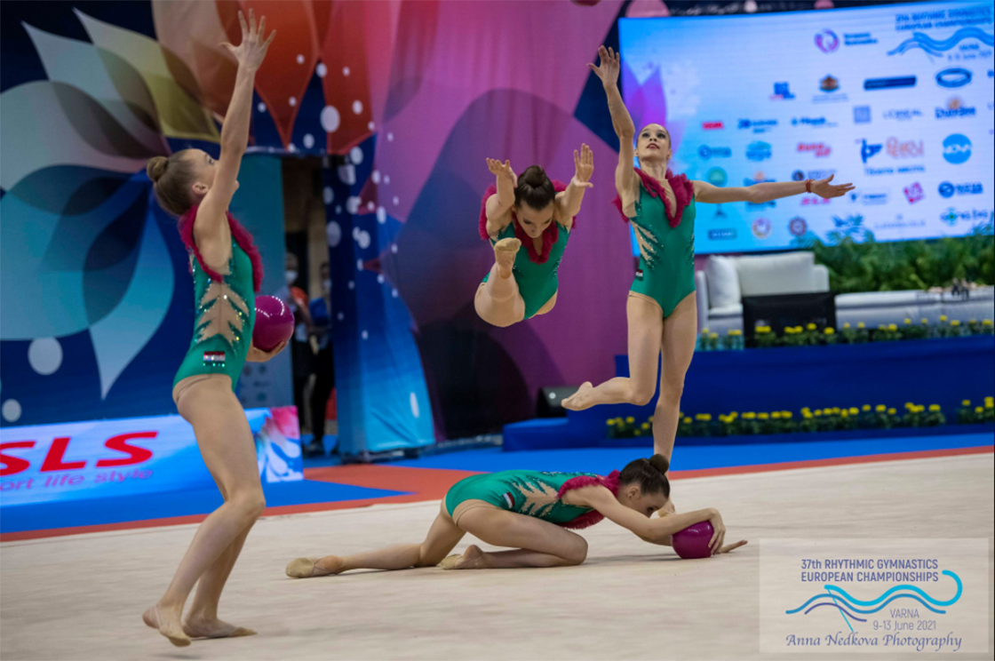 A junior együttes kéziszercsapat  a ritmikus gimnasztikázók Európa-bajnokságán
