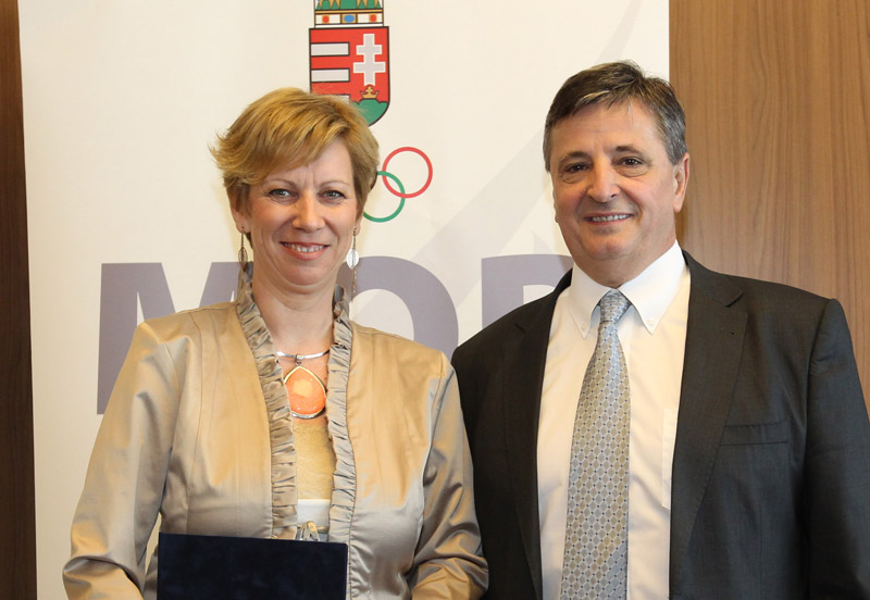 Kaszala Claudia és Dr. Magyar Zoltán a MOB médiadíj-átadóján